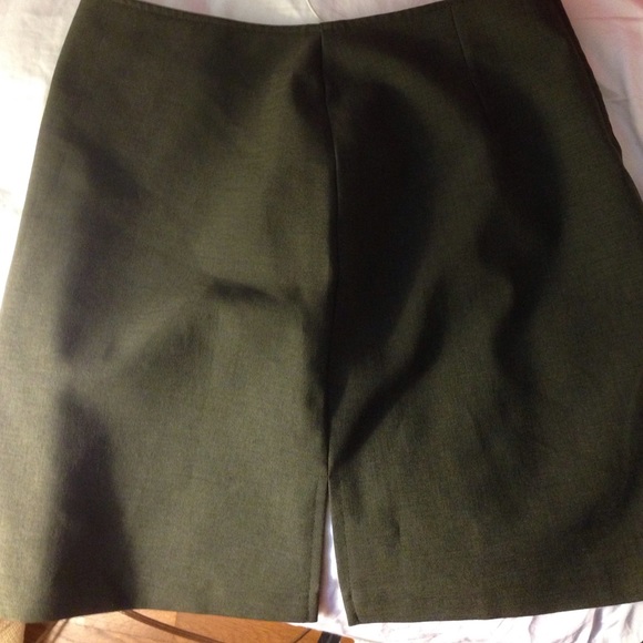 Office attire - Picture 3 of 4