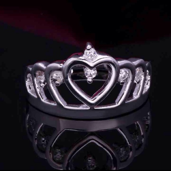 Beautiful crystal crown ring sterling silver ring