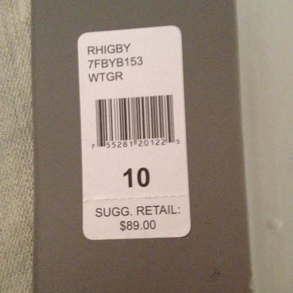 NWT 7 For All Mankind Light Wash Rhigby Skinnies - Picture 3 of 3