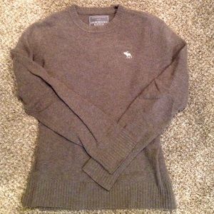 MEN's brown sweater