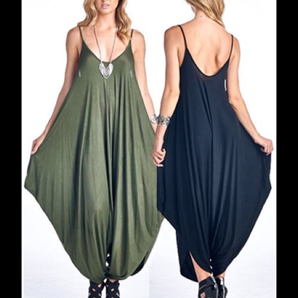 Tops - 🇺🇸 Promo Fabulous navy jumpsuit