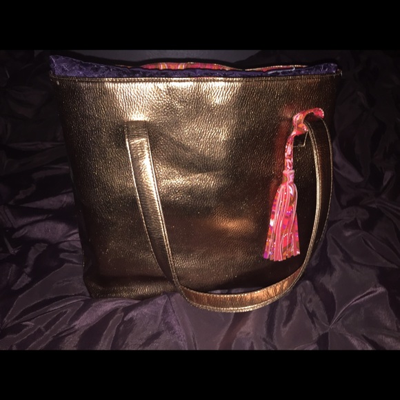 Large bronze tote