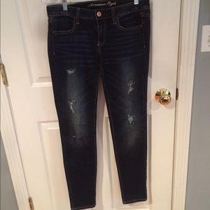 Distressed skinny jeans- stretch fabric
