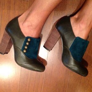 Green & Turquoise Shoes from Anthropologie size5.5