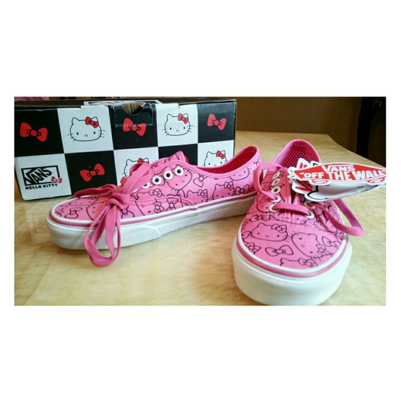 🎀 Limited Edition Hello Kitty Vans 🎀 - Picture 3 of 3