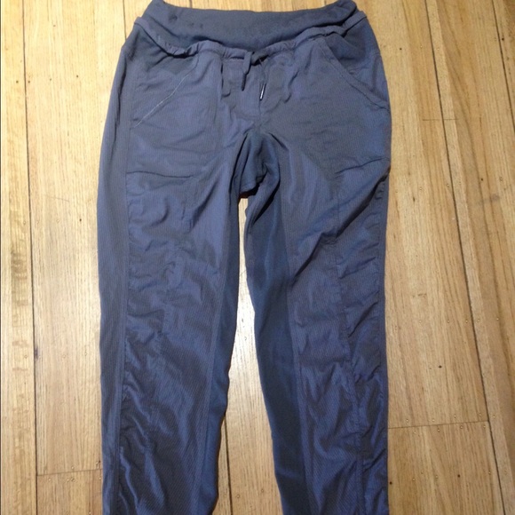 ⚡️SOLD! ⚡️Lululemon gray street to studio pant EUC - Picture 2 of 4