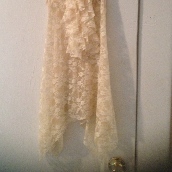 Ivory Asymmetrical Lace Tank w/ Ruffle Detail - Picture 2 of 2