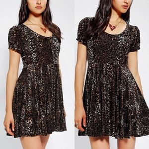 90s MinkPink Velvet Leopard Print Skater Dress