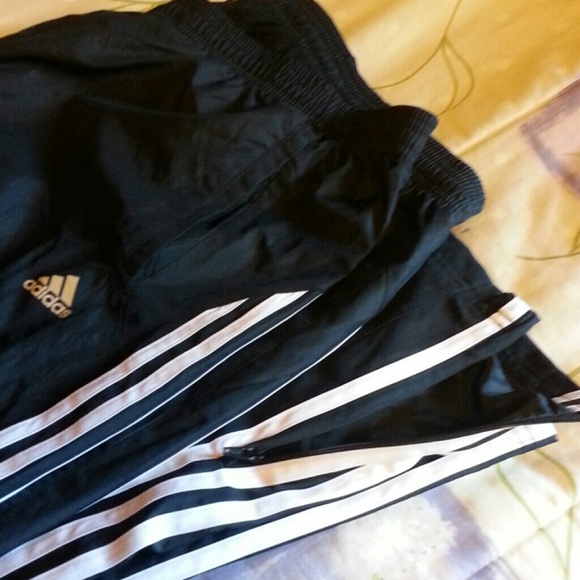 SOLD Women's adidas track pant with ankle zip - Picture 2 of 3