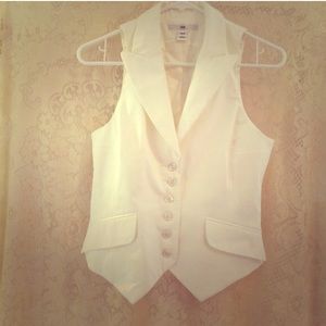 ✨ON HOLD✨White vest