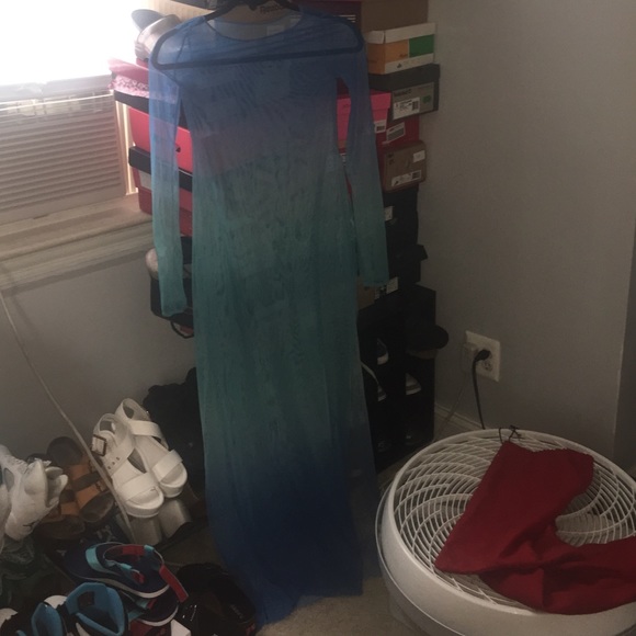 Sold 👙 - Picture 2 of 2