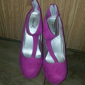 Qupid Hot Pink t-strap stilettos size 7. 5