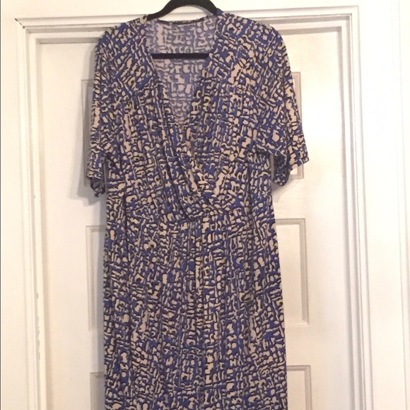 Printed midi dress with sleeves