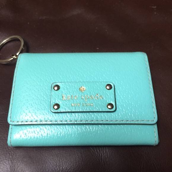 NWOT Super cute mint wallet!