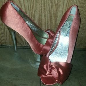 Orange Moskow Pumps by Steve Madden