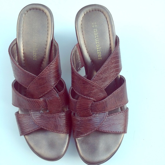 NATURALIZER brown slides comfort shoes sandals 6.5