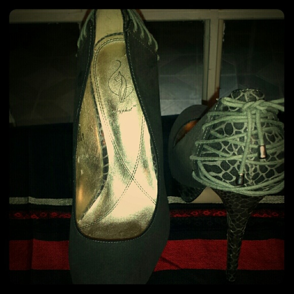 Shoe