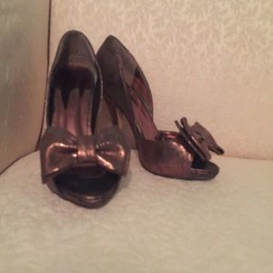 🎉💗👠Bronze bowed heels❤️🎉