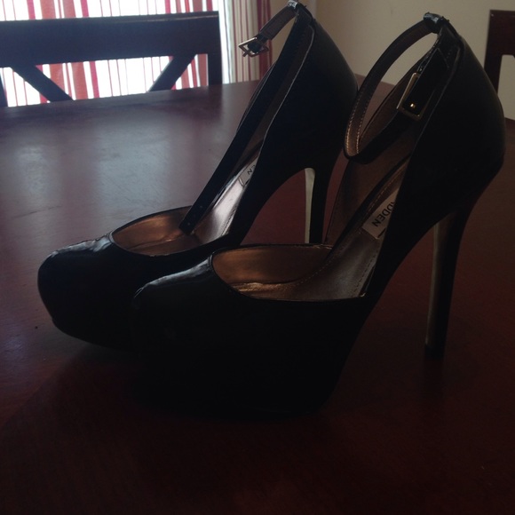 Steve Madden Black Patent Heels