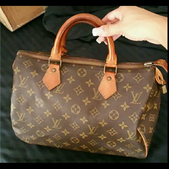 ***Sold*"*Authentic LV Speedy 30 SA832