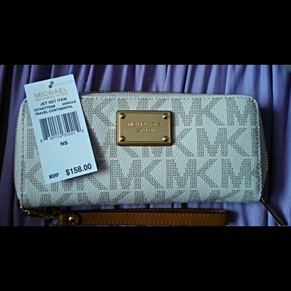 🆕Michael Kors Jet Set Travel Continental Wallet