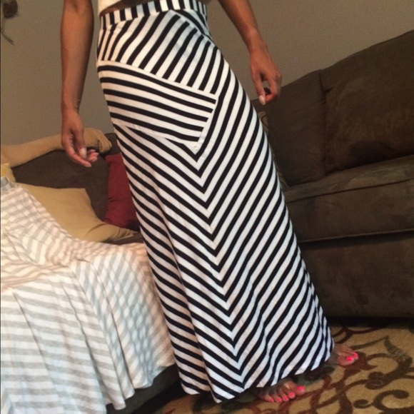 2 Stripe Maxi Long Skirts!!💃🏽💃🏽 - Picture 2 of 3