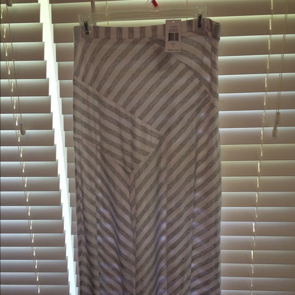 2 Stripe Maxi Long Skirts!!💃🏽💃🏽 - Picture 3 of 3