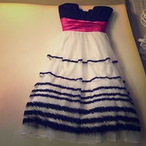 Strapless formal dress