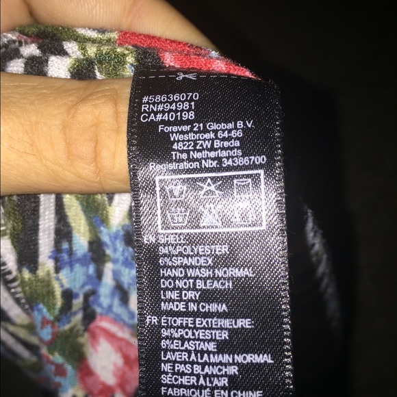 🚫🚫 SOLD IN BUNDLE 🚫🚫 Skirt - Picture 3 of 3