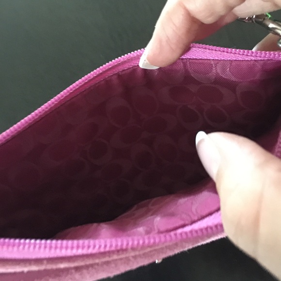 Pink Coach clutch - Picture 3 of 3