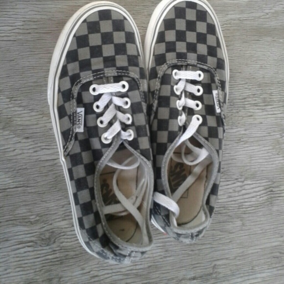 Vans 6.5 W Black on medium grey checker board
