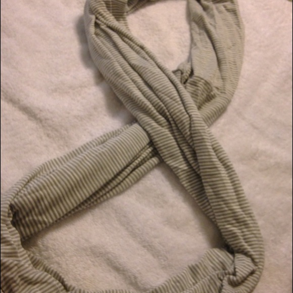 Infinity scarf - Picture 2 of 2