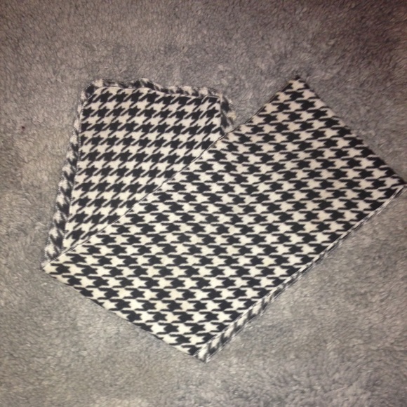 A black-and-white scarf