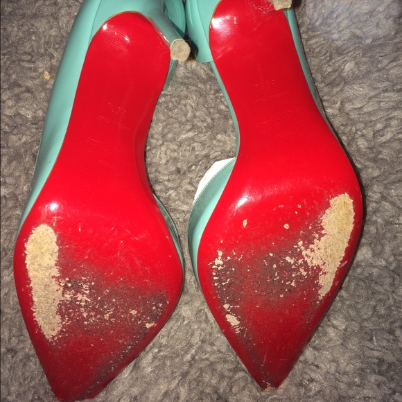 Aquamarine Louboutin Pump! - Picture 3 of 4
