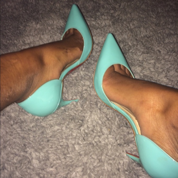 Aquamarine Louboutin Pump! - Picture 4 of 4