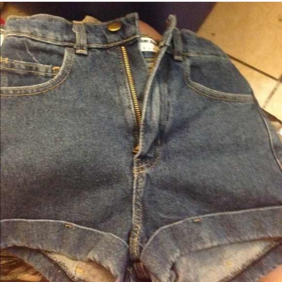 Dark wash high waist jean cuff shorts - Picture 2 of 3