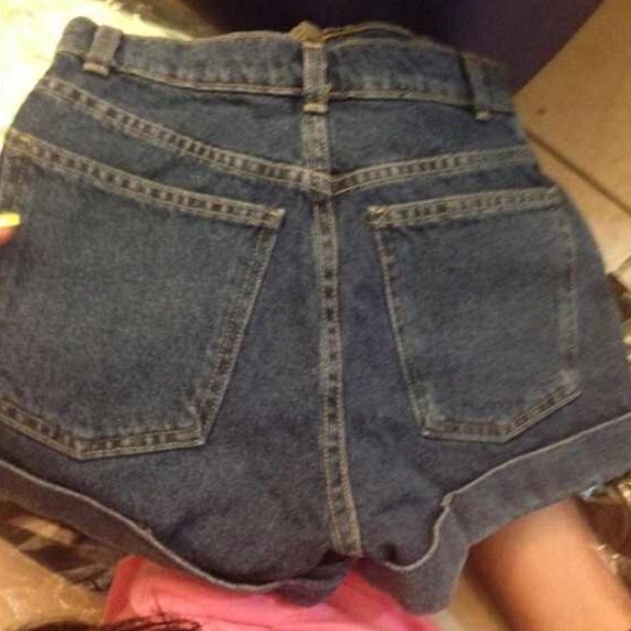 Dark wash high waist jean cuff shorts - Picture 3 of 3