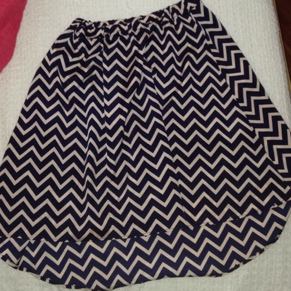 High-low chevron skirt