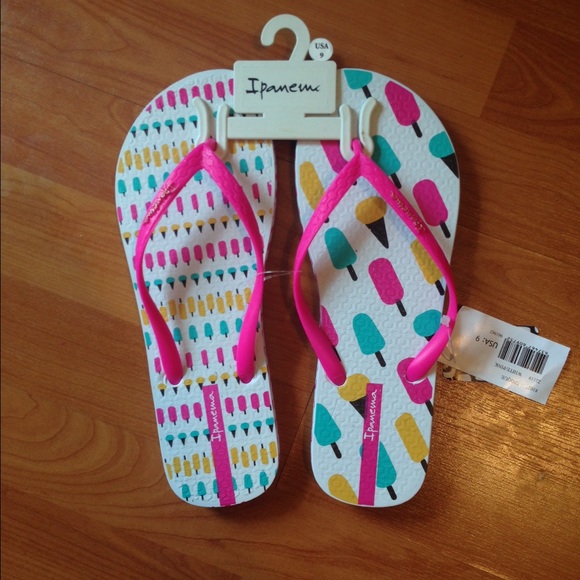 Ipanema pink and white popsicle print flip flops