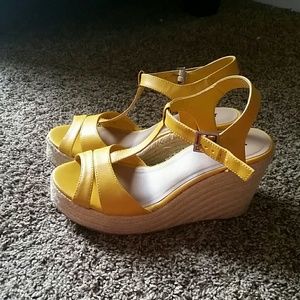 beautiful Mudd wedges