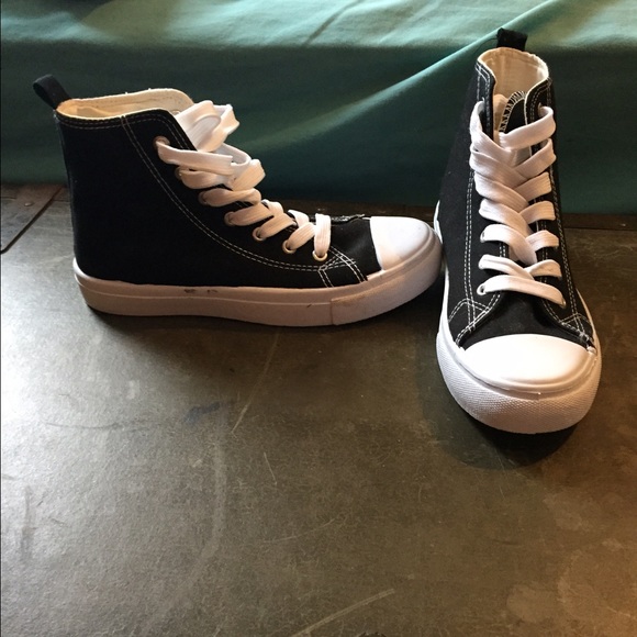 rue21 converse