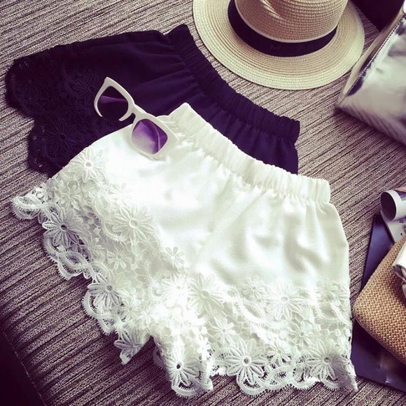 NWT White Chiffon floral lace crochet shorts