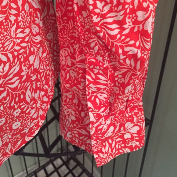 Old Navy Button down floral Shirt. NWOT XS - Picture 4 of 4