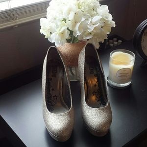 Gold glitter heels