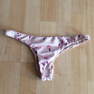 Acacia Axel Bottoms in Island Orchid