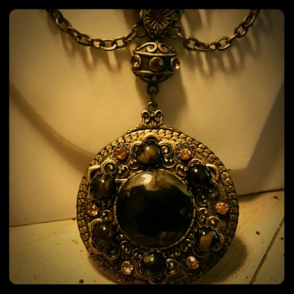 Elegance in ACCESSORIES is an absolute must