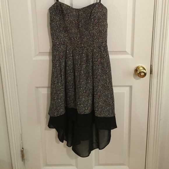 Strapless multi-colored dress with long back