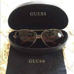 Guess aviator sun glasses