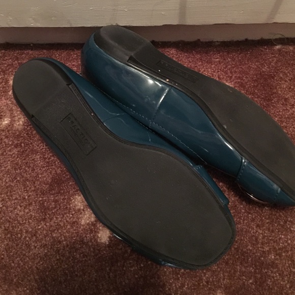 💯 % authentic Kenneth Cole - Picture 2 of 2