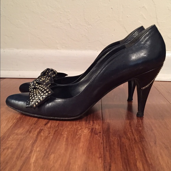 stuart weitzman vintage pumps